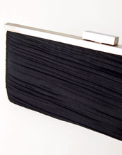 pochette satin noir plisse en location