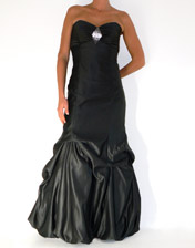 Robe de bal, bustier en satin noir a louer pour soiree