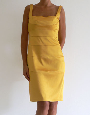 robe de cocktail jaune satinÃ© coupe droite descriptif robe mi longue ...